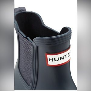 Hunter Boots - Women’s Classic Chelsea Hunter Boots in Black